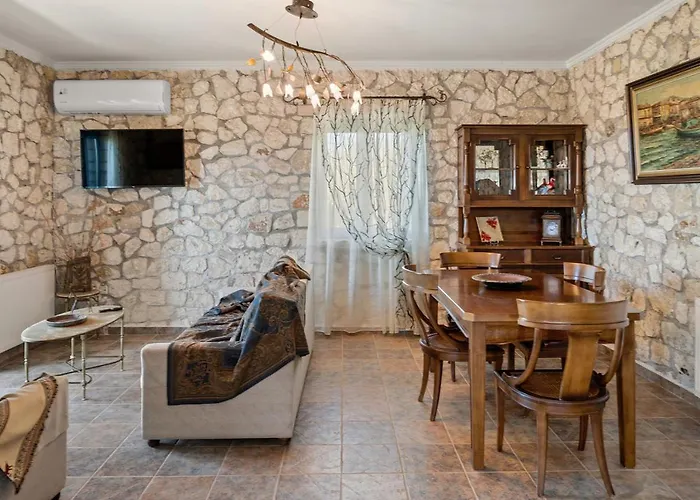 Stone House In Olive Grove - Former Denis Stone 빌라 *