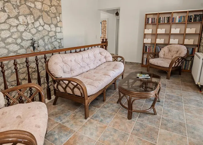 Stone House In Olive Grove - Former Denis Stone 빌라 트라페자키