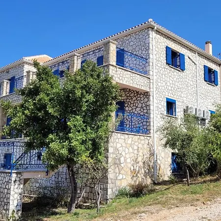 Vilă Stone House In Olive Grove - Former Denis Stone