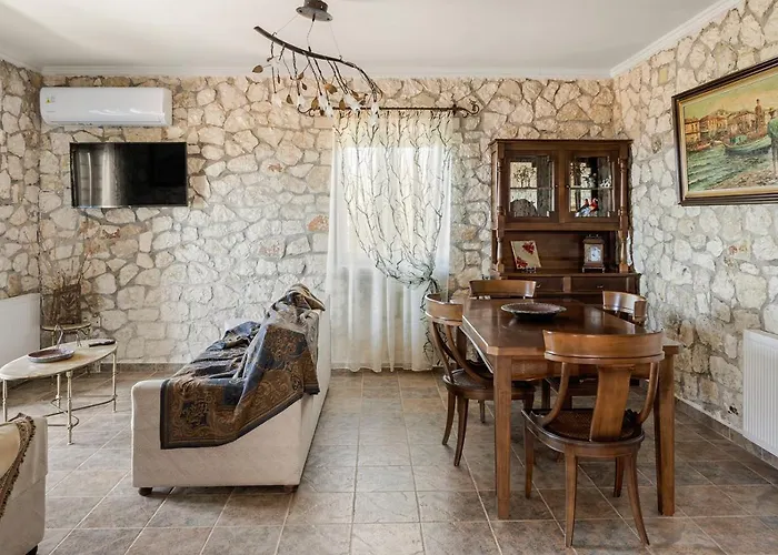 Stone House In Olive Grove - Former Denis Stone فيلة